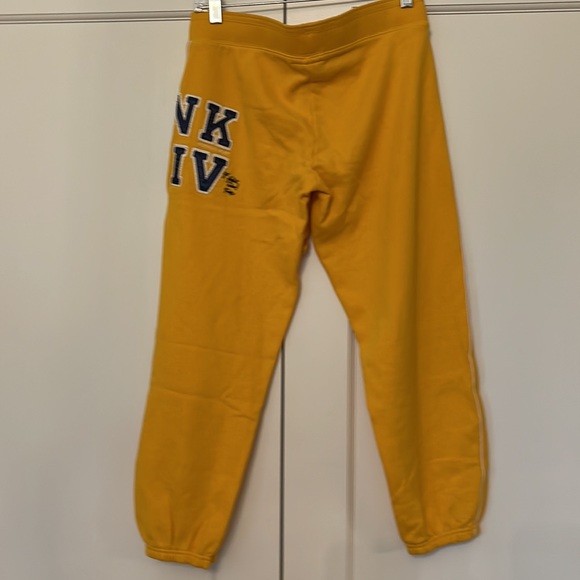 Pink sweatpants - Picture 2 of 4